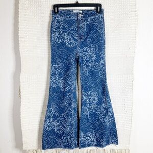 WE THE FREE blue printed Youthquake Crop Flare high waist jeans 26